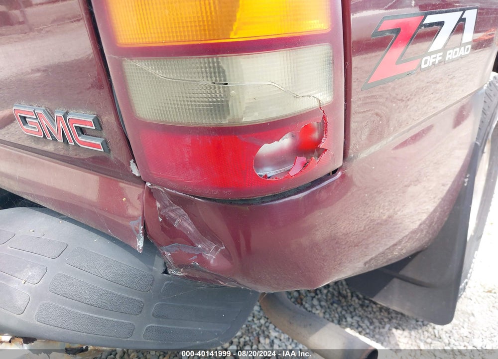 2002 GMC NEW SIERRA K1500 VIN: 1GTEK19T22Z178879