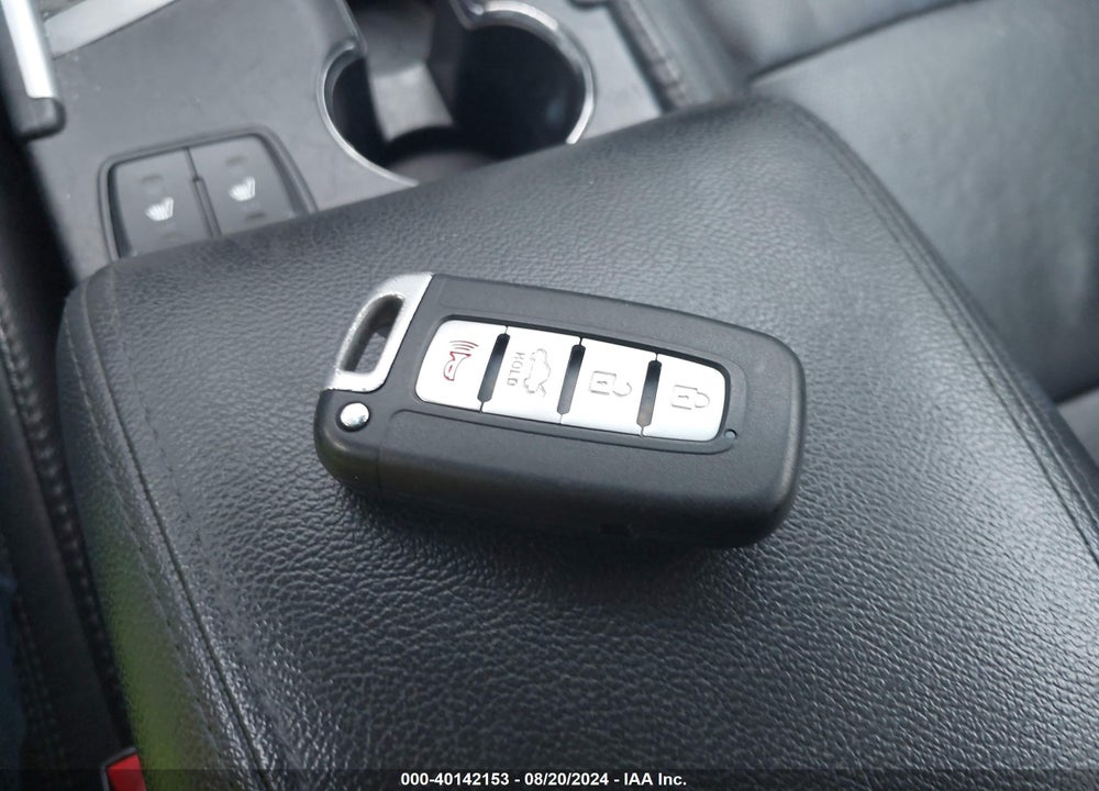 2011 HYUNDAI SONATA LIMITED VIN: 5NPEC4AC6BH113213