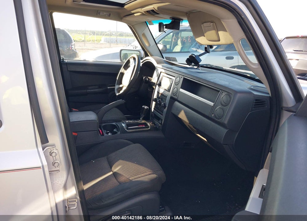 2008 JEEP COMMANDER SPORT VIN: 1J8HG48K38C154992