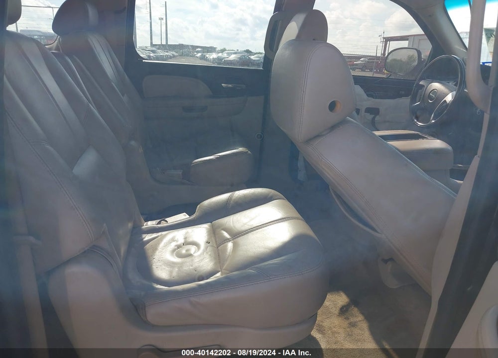 2007 GMC YUKON XL 1500 DENALI VIN: 1GKFK66867J300137