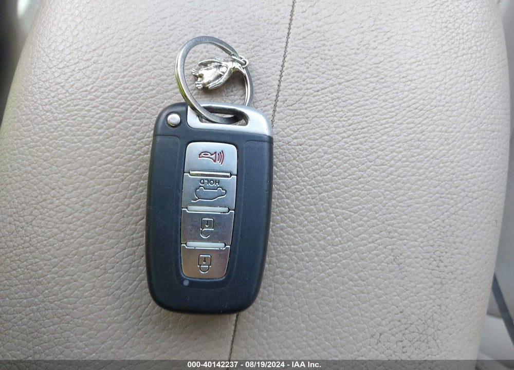 2011 KIA SORENTO EX V6 VIN: 5XYKU4A21BG047345