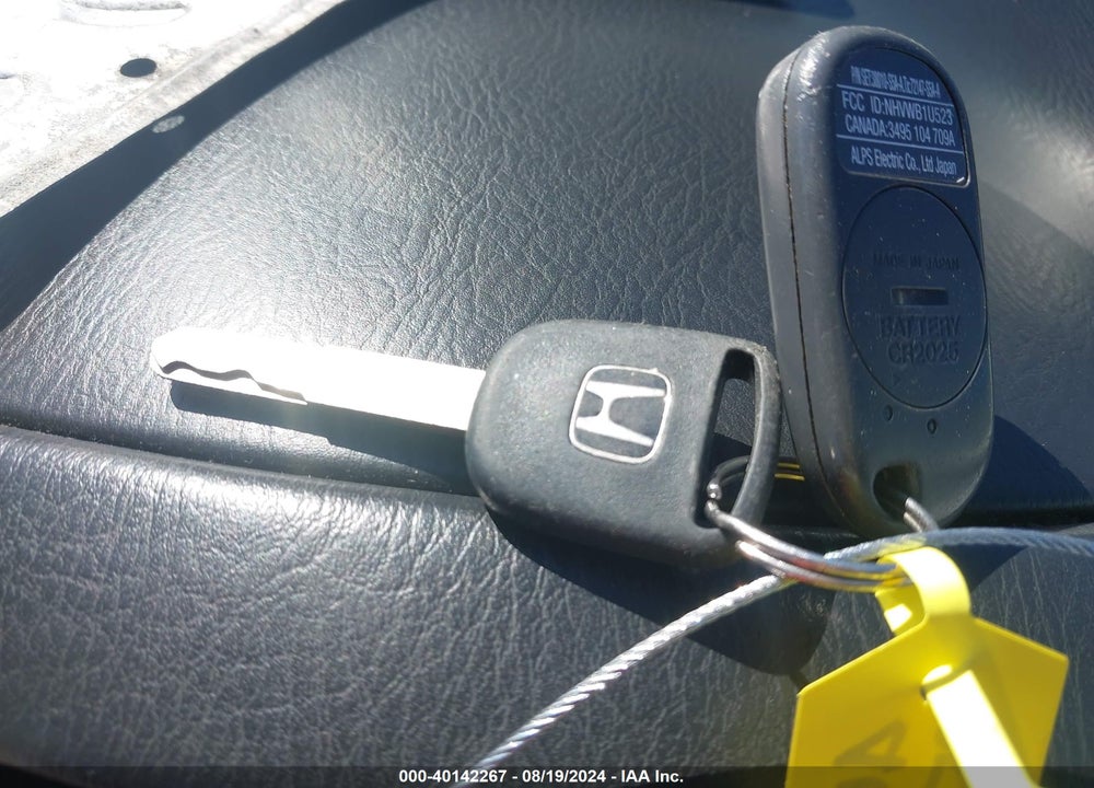 2005 HONDA CIVIC LX VIN: JHMES16585S007832