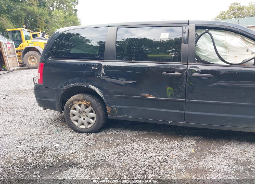 2008 CHRYSLER TOWN & COUNTRY LX VIN: 2A8HR44H98R804937