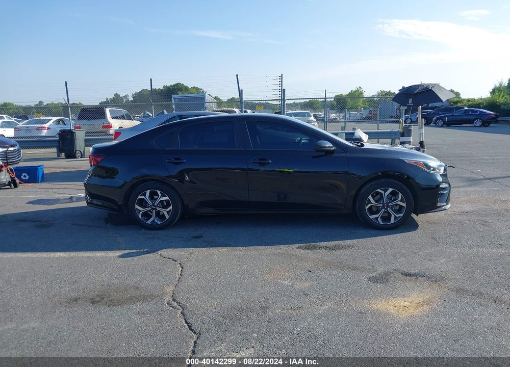 2019 KIA FORTE LXS VIN: 3KPF24AD0KE083498