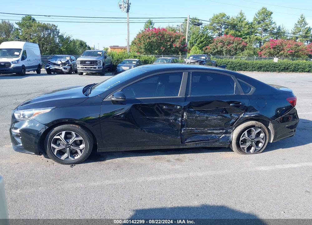 2019 KIA FORTE LXS VIN: 3KPF24AD0KE083498