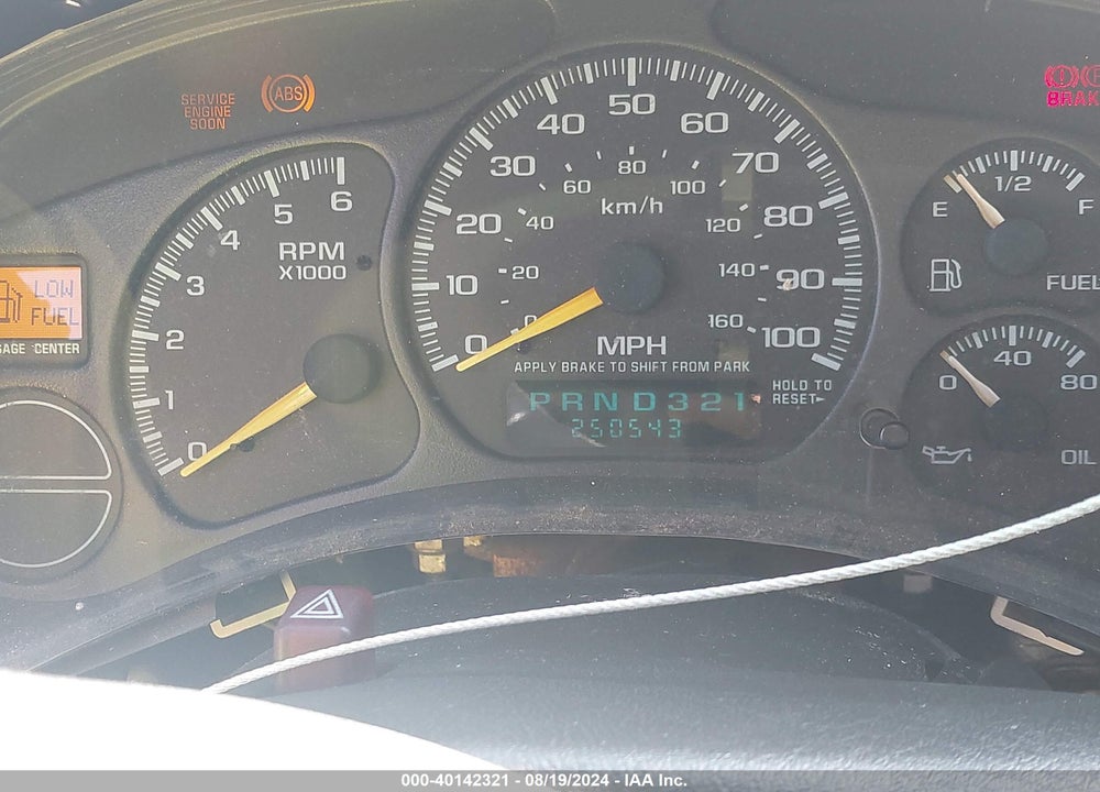 2000 CHEVROLET SILVERADO 1500 LS VIN: 2GCEC19T9Y1344863