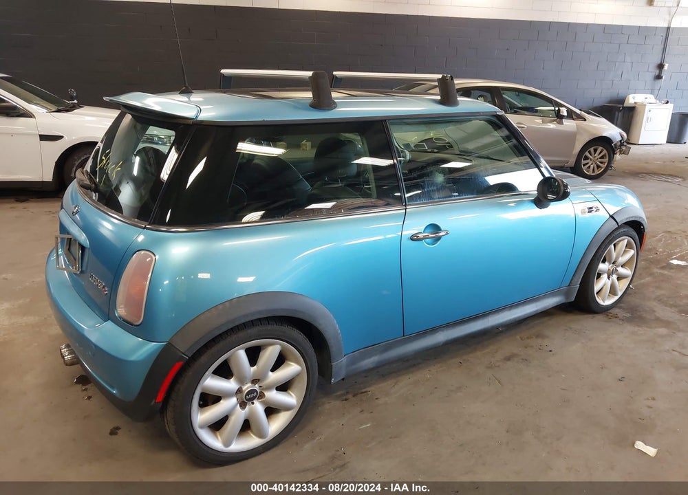 2003 MINI COOPER S VIN: WMWRE33443TD64661