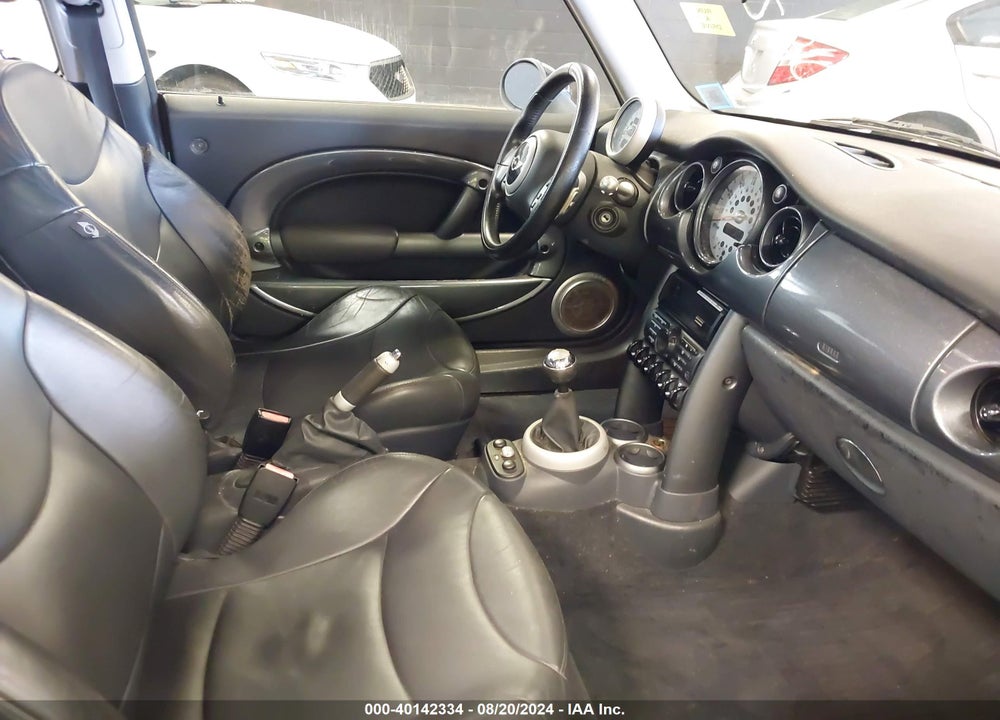 2003 MINI COOPER S VIN: WMWRE33443TD64661