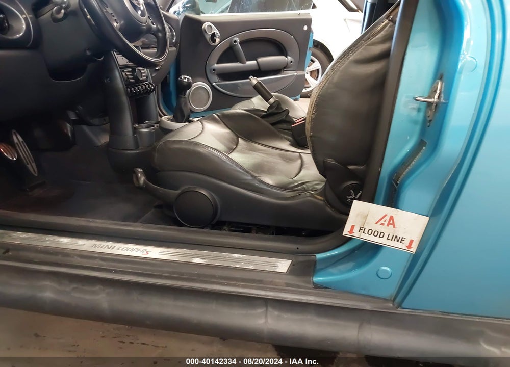 2003 MINI COOPER S VIN: WMWRE33443TD64661