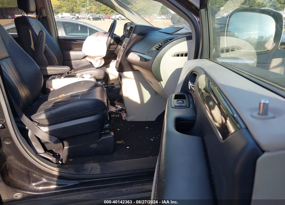 2014 CHRYSLER TOWN & COUNTRY TOURING VIN: 2C4RC1BG3ER293002