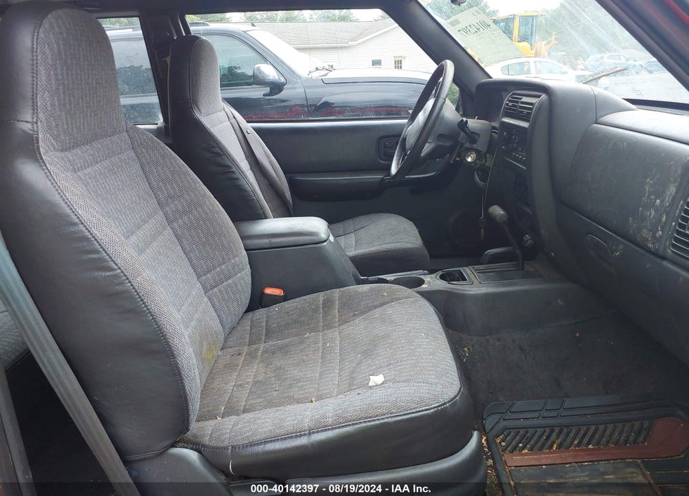2001 JEEP CHEROKEE SPORT VIN: 1J4FF47S21L549801