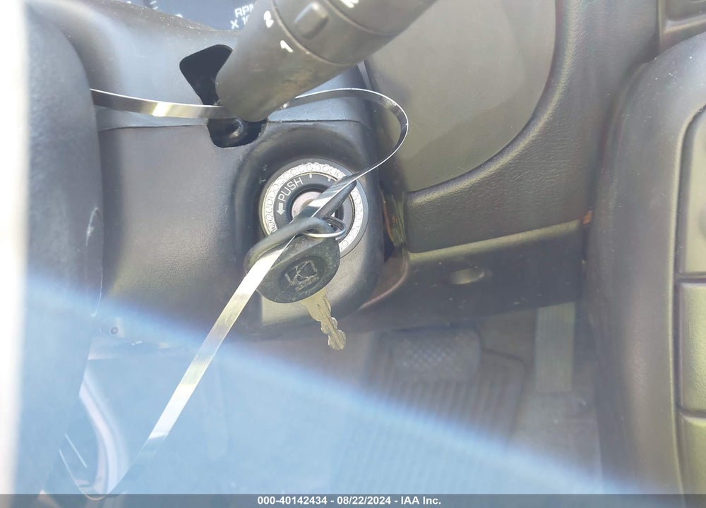 1999 SATURN SL1 VIN: 1G8ZH5288XZ371911