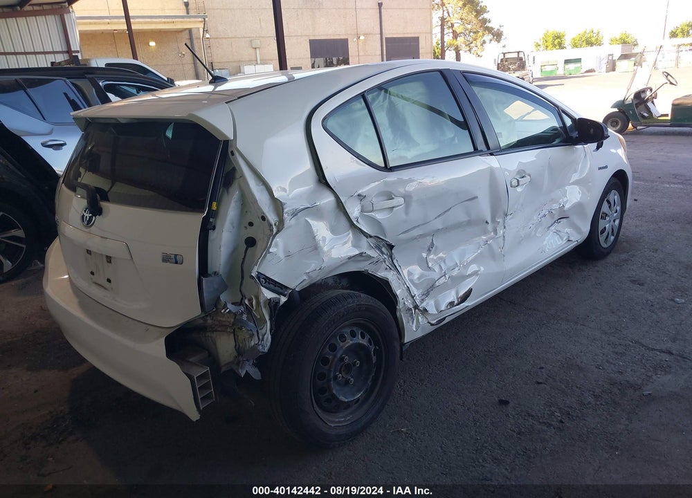2013 TOYOTA PRIUS C TWO VIN: JTDKDTB39D1533907