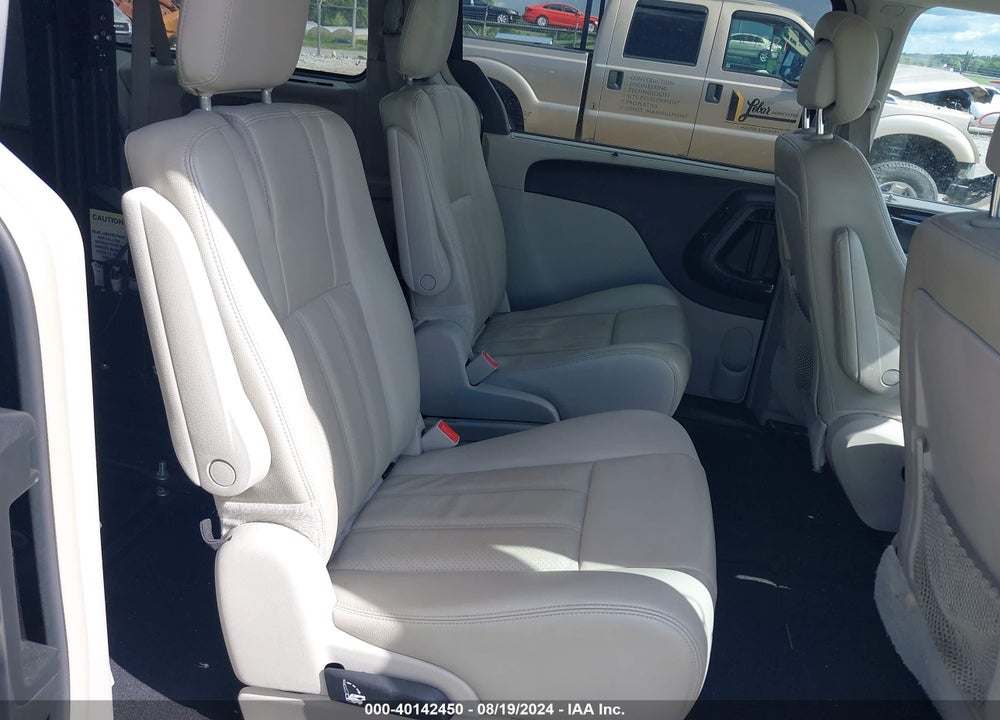 2014 CHRYSLER TOWN & COUNTRY VIN: 2C4RC1CG9ER139392