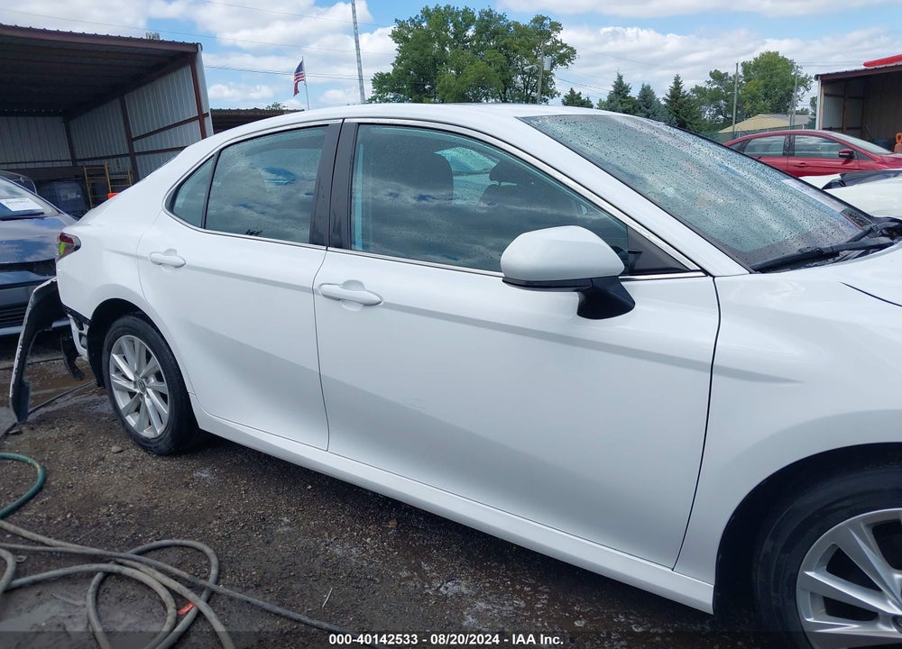 2021 TOYOTA CAMRY LE VIN: 4T1C11AK1MU554268