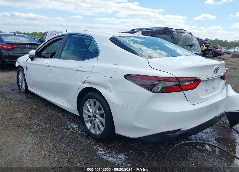 2021 TOYOTA CAMRY LE VIN: 4T1C11AK1MU554268