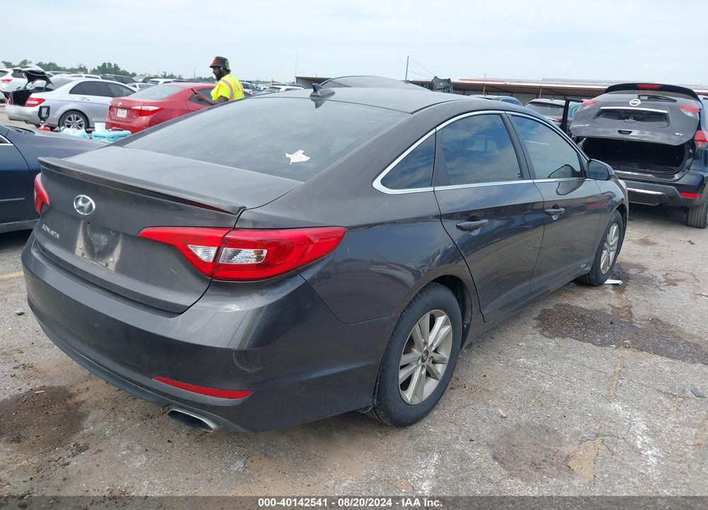 2015 HYUNDAI SONATA SE VIN: 5NPE24AF7FH187288