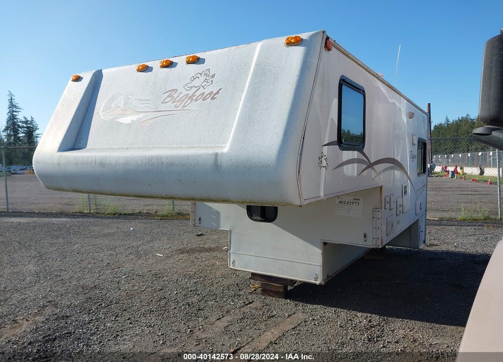 2000 BIGFOOT MODEL 10/8 VIN: 2GVC108S9YS010379