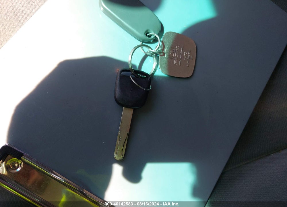 2004 HONDA CIVIC LX VIN: 2HGES16594H615528