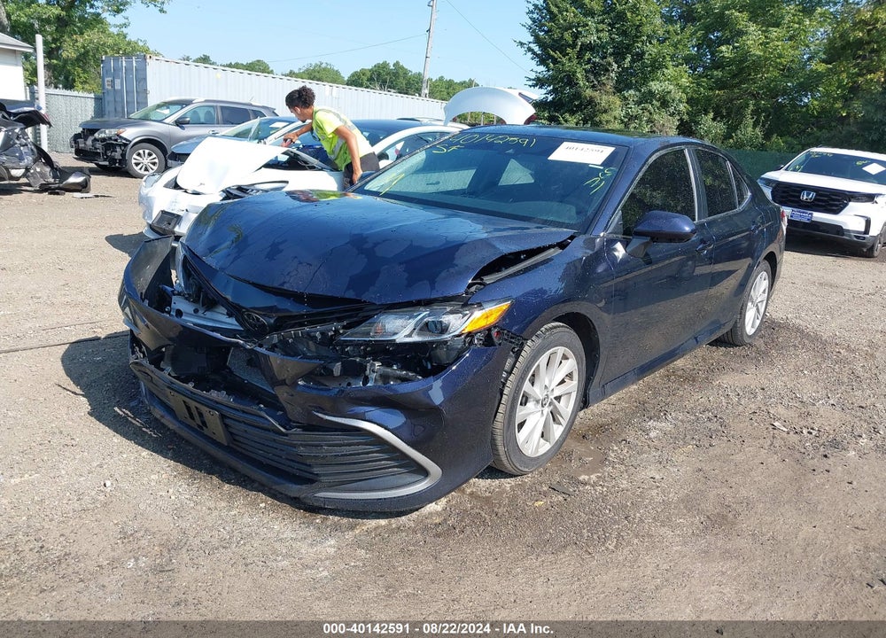 2022 TOYOTA CAMRY LE VIN: 4T1C11AK4NU687155