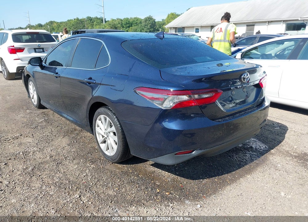 2022 TOYOTA CAMRY LE VIN: 4T1C11AK4NU687155