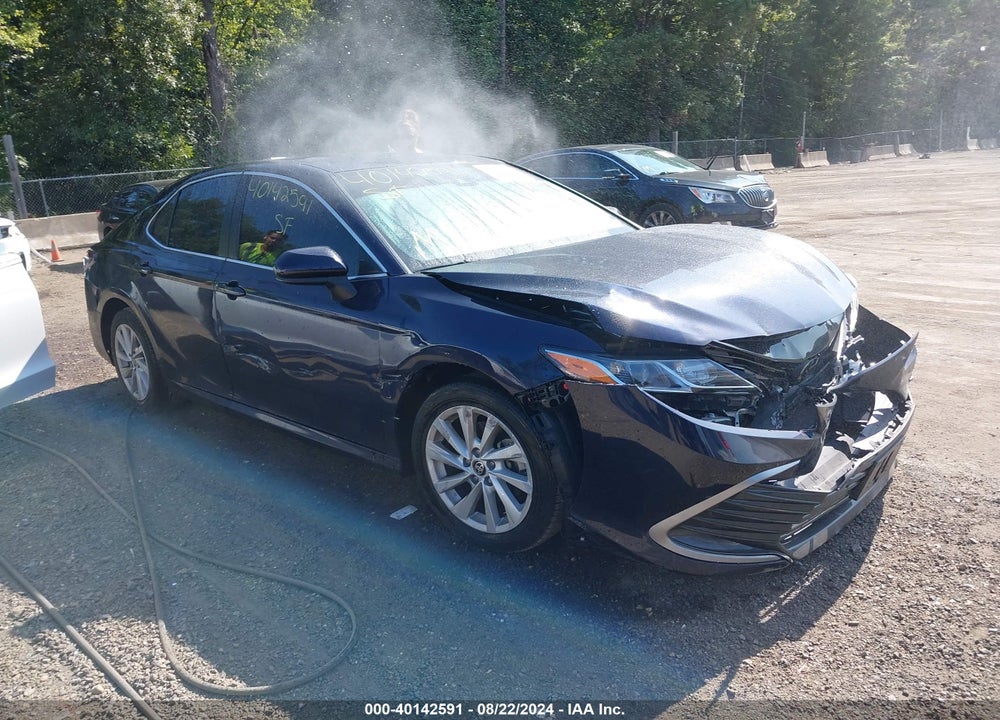2022 TOYOTA CAMRY LE VIN: 4T1C11AK4NU687155
