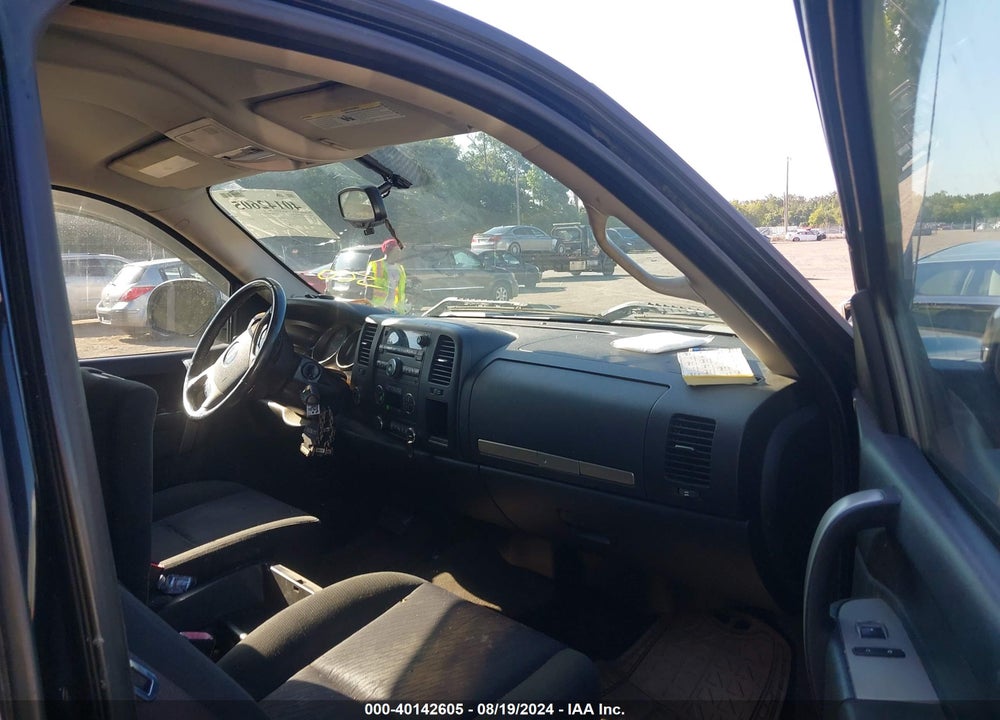 2010 CHEVROLET SILVERADO 1500 LT VIN: 1GCSKSE34AZ122908