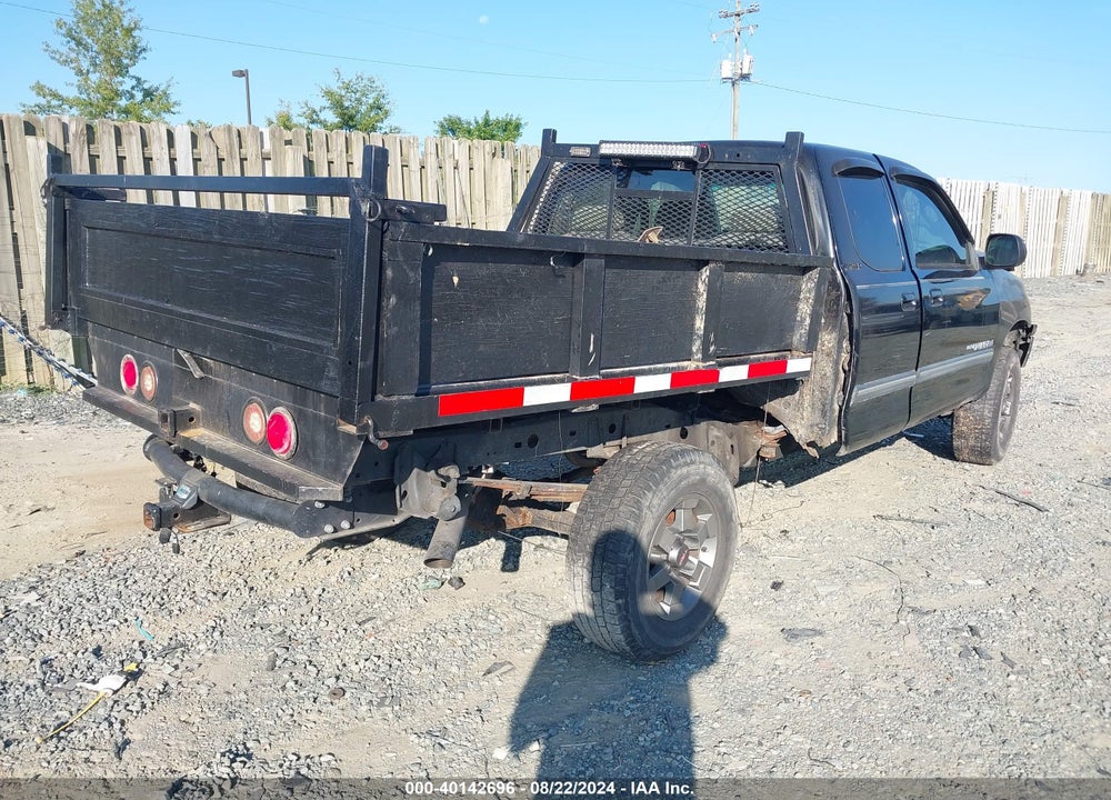 2000 TOYOTA TUNDRA SR5 V8 VIN: 5TBBT4413YS108656