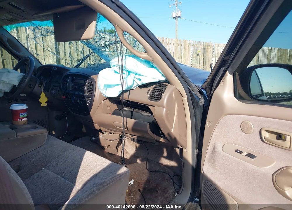 2000 TOYOTA TUNDRA SR5 V8 VIN: 5TBBT4413YS108656