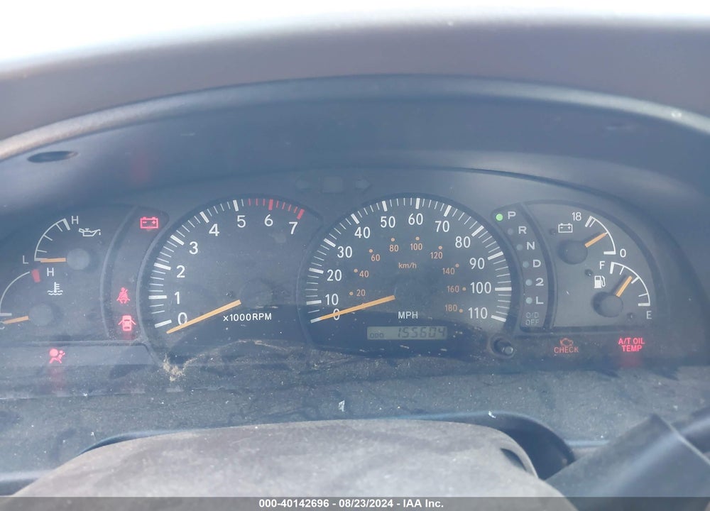 2000 TOYOTA TUNDRA SR5 V8 VIN: 5TBBT4413YS108656