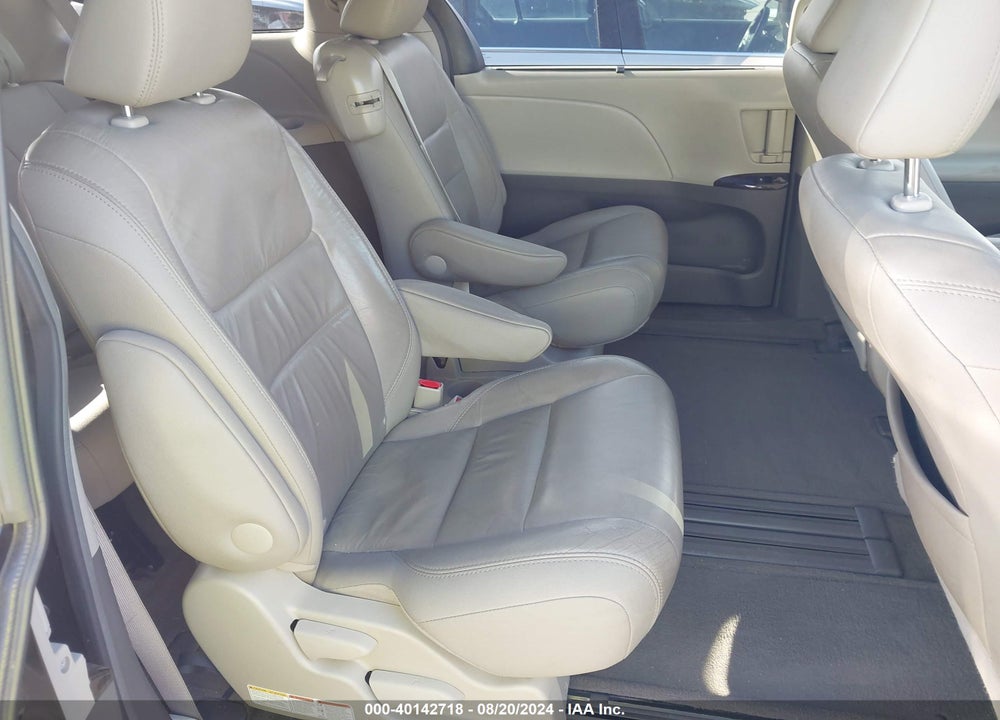 2016 TOYOTA SIENNA XLE PREMIUM 8 PASSENGER VIN: 5TDYK3DC2GS718157