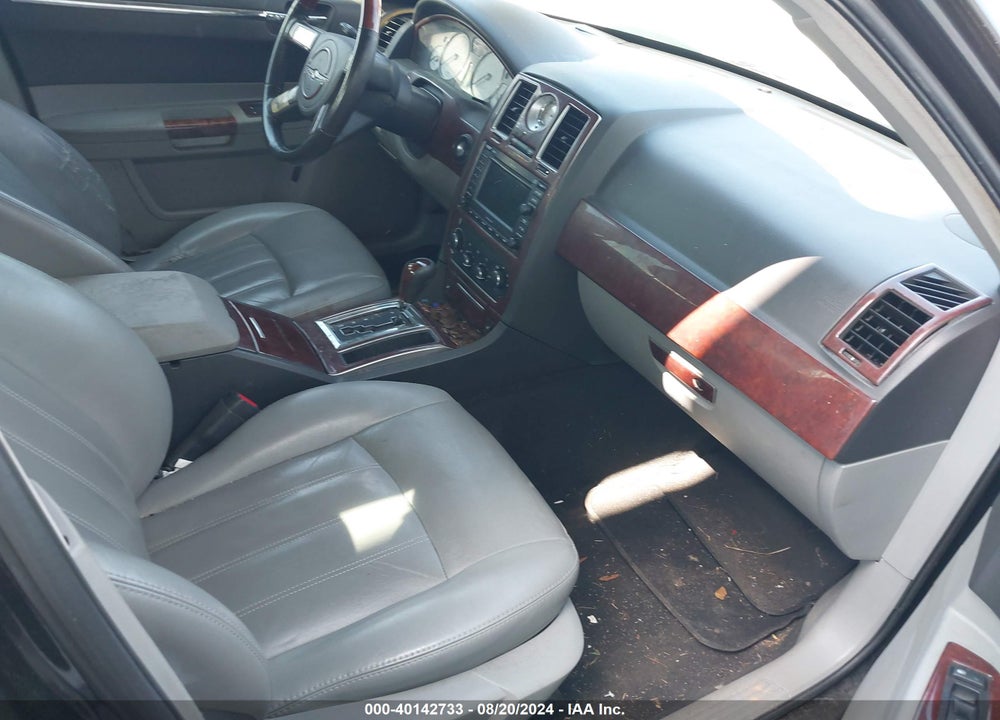 2006 CHRYSLER 300C VIN: 2C3LA63H56H518273