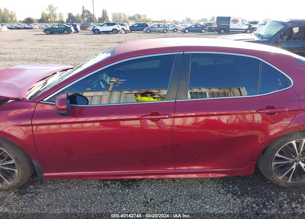2018 TOYOTA CAMRY SE VIN: 4T1B11HK4JU622642