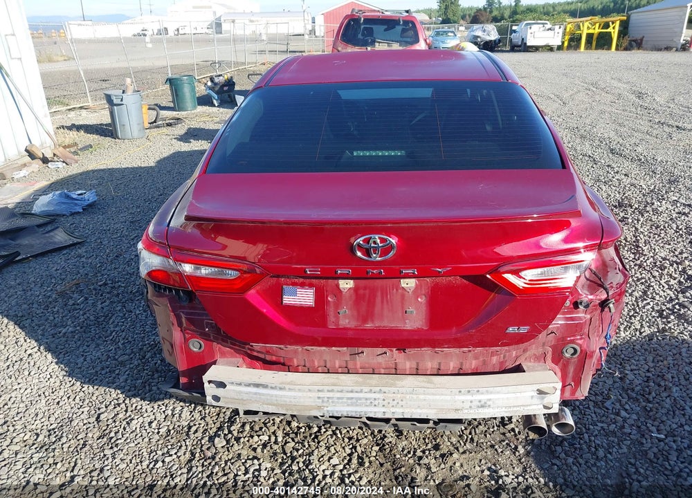 2018 TOYOTA CAMRY SE VIN: 4T1B11HK4JU622642
