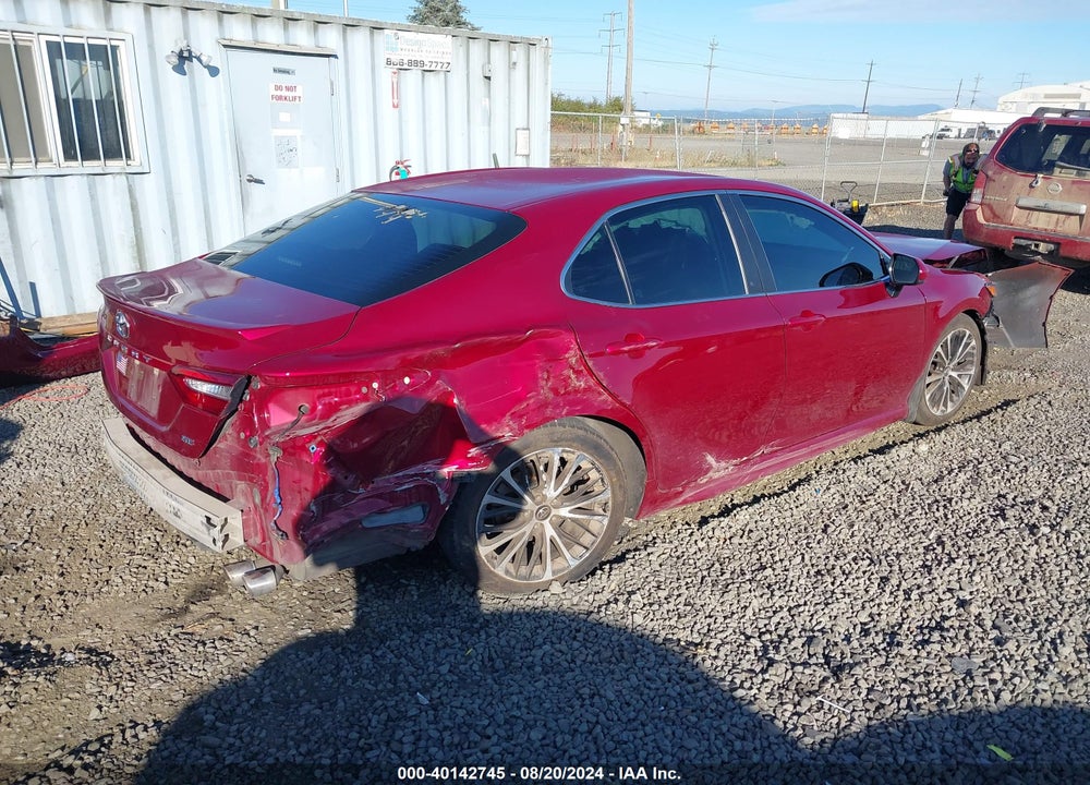 2018 TOYOTA CAMRY SE VIN: 4T1B11HK4JU622642