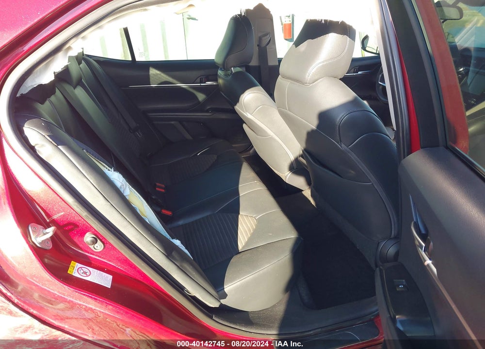 2018 TOYOTA CAMRY SE VIN: 4T1B11HK4JU622642
