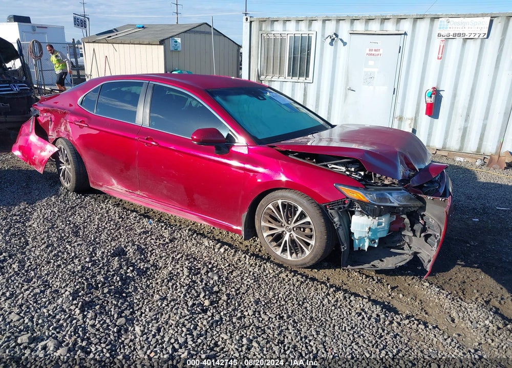 2018 TOYOTA CAMRY SE VIN: 4T1B11HK4JU622642
