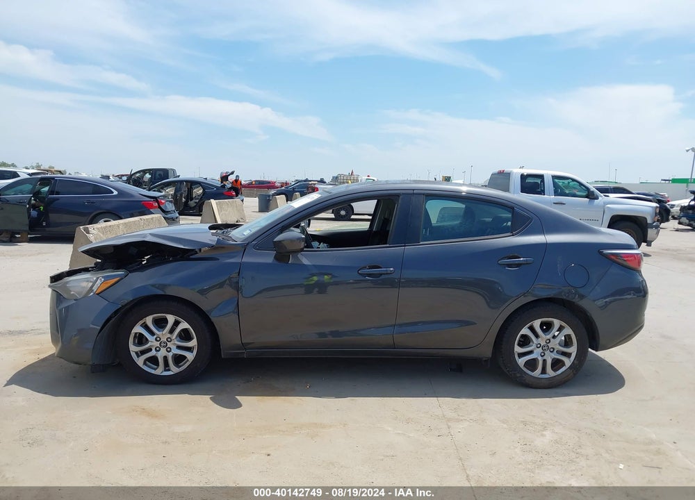 2018 TOYOTA YARIS IA VIN: 3MYDLBYV3JY317767
