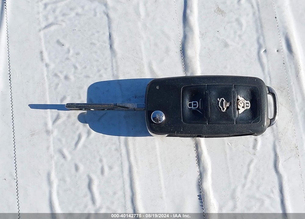 2013 VOLKSWAGEN JETTA 2.5L SE VIN: 3VWDP7AJ1DM437812