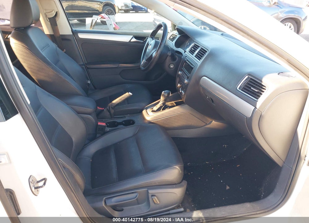 2013 VOLKSWAGEN JETTA 2.5L SE VIN: 3VWDP7AJ1DM437812