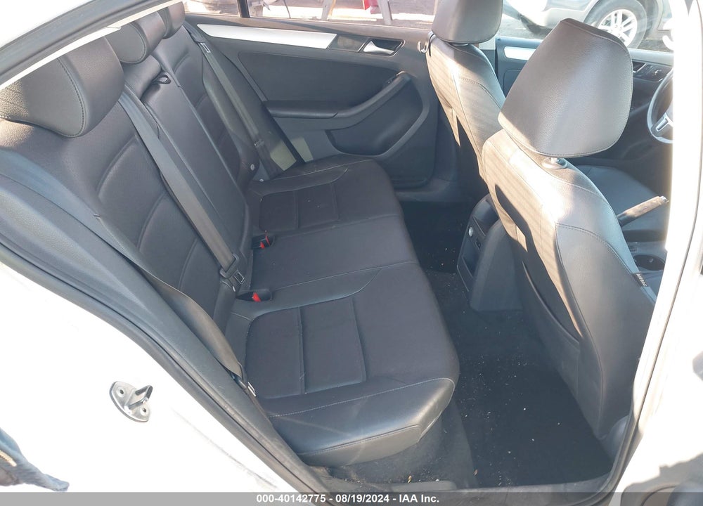 2013 VOLKSWAGEN JETTA 2.5L SE VIN: 3VWDP7AJ1DM437812