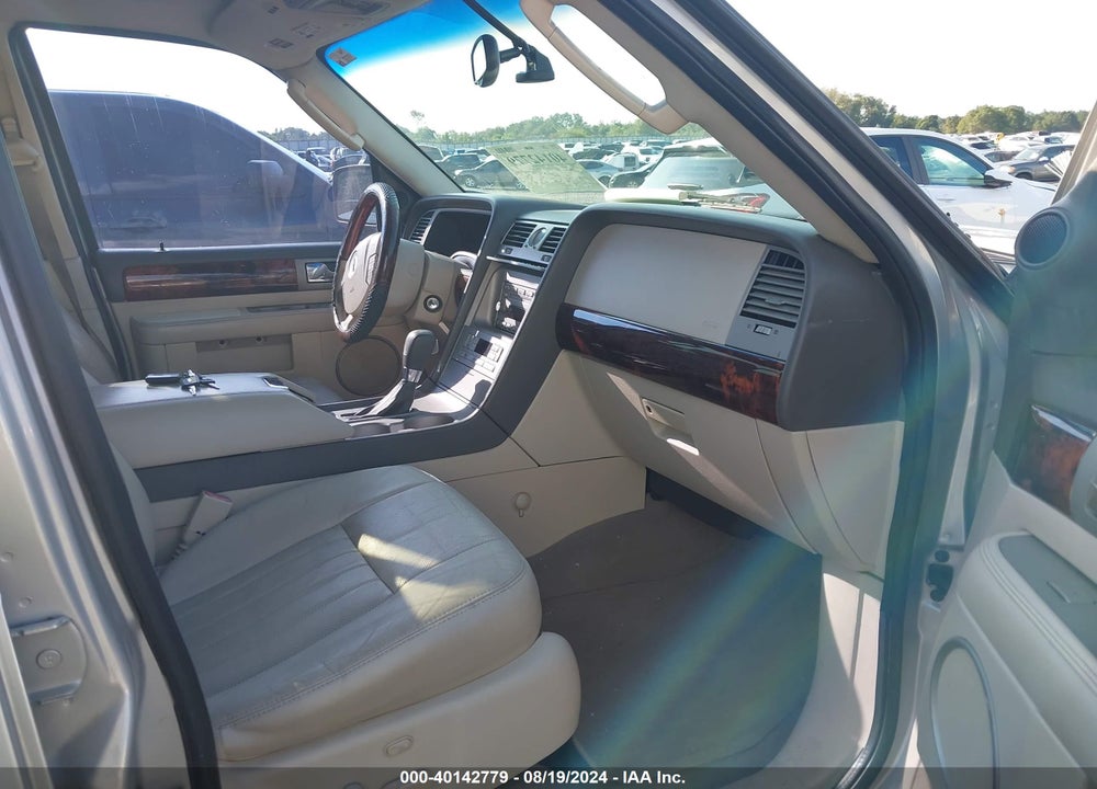 2004 LINCOLN NAVIGATOR VIN: 5LMFU27R64LJ26889