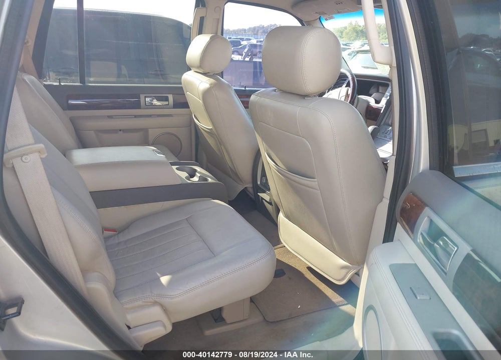 2004 LINCOLN NAVIGATOR VIN: 5LMFU27R64LJ26889