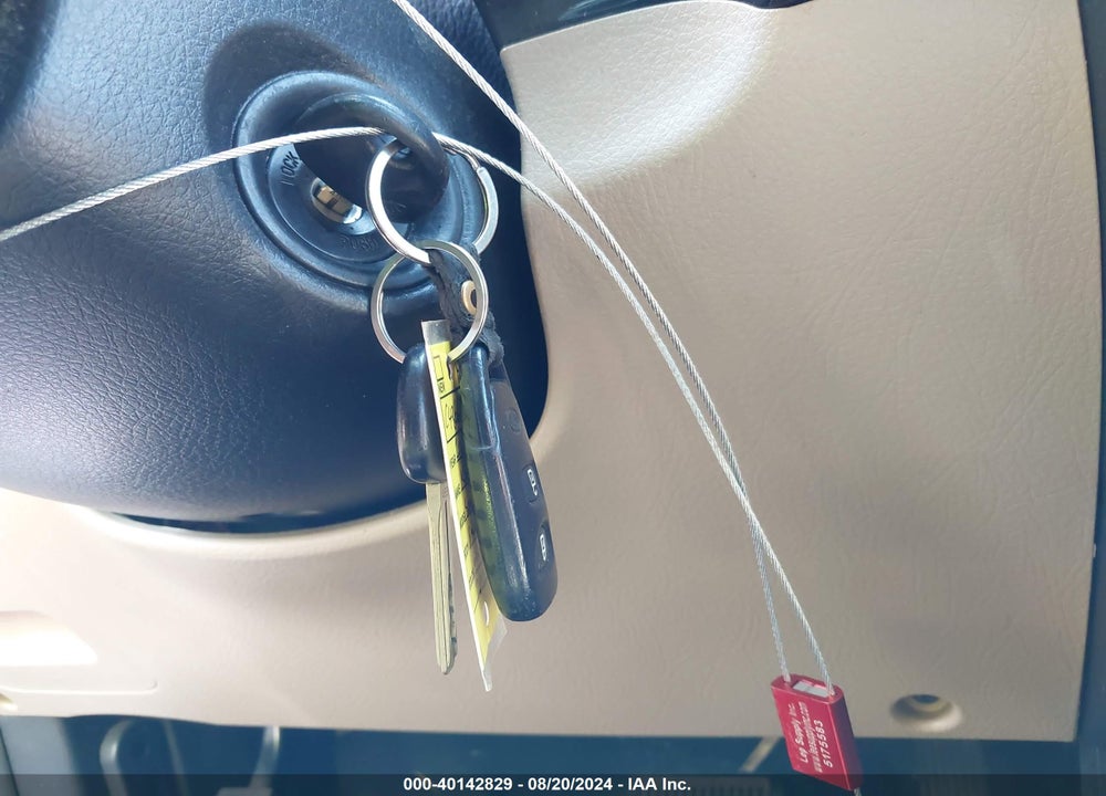 2012 KIA SORENTO VIN: 5XYKT4A62CG218241