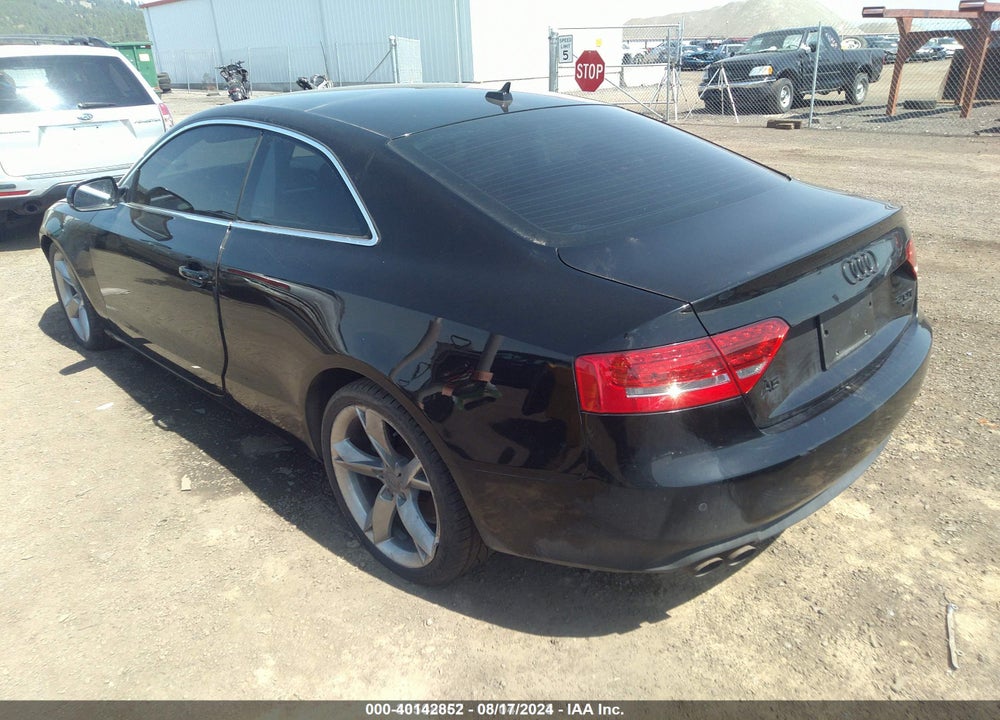 2011 AUDI A5 VIN: WAULFAFR4BA028465