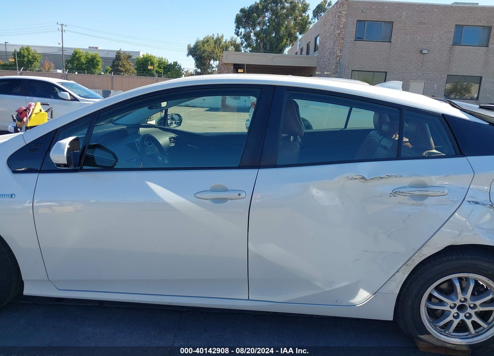 2018 TOYOTA PRIUS TWO VIN: JTDKBRFU2J3058239