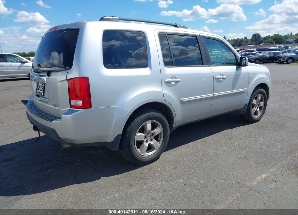 2011 HONDA PILOT EX-L VIN: 5FNYF4H51BB061824
