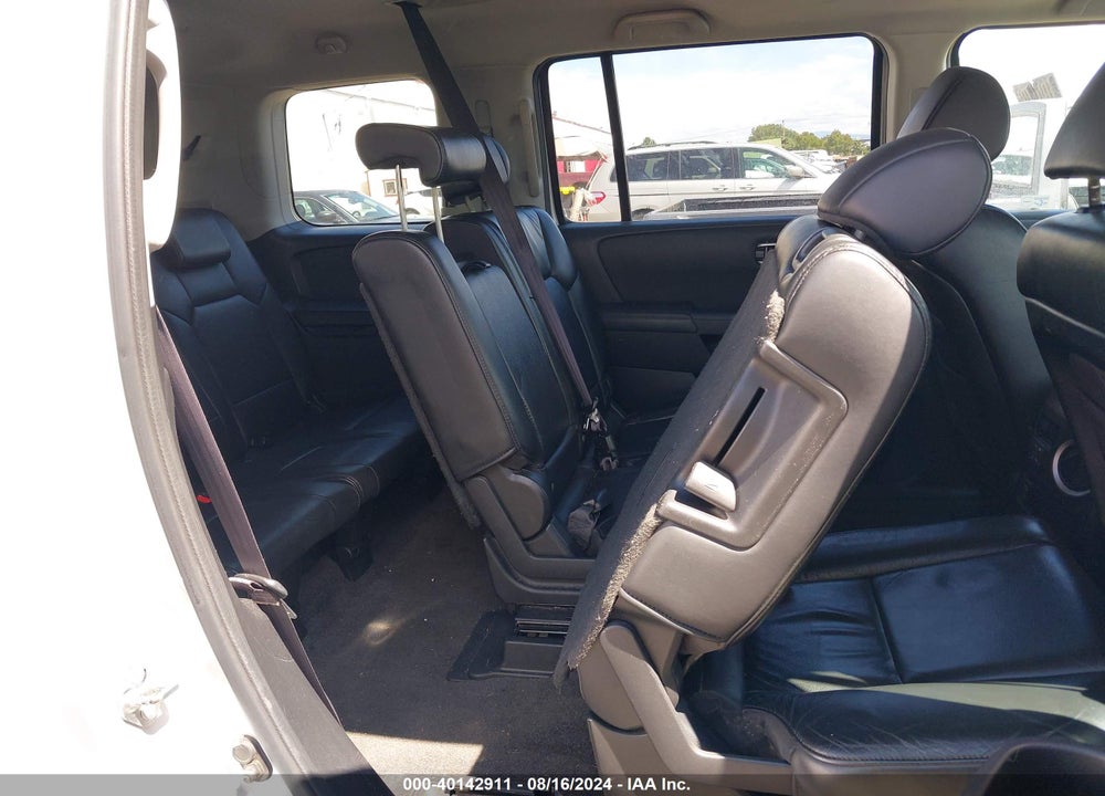 2011 HONDA PILOT EX-L VIN: 5FNYF4H51BB061824