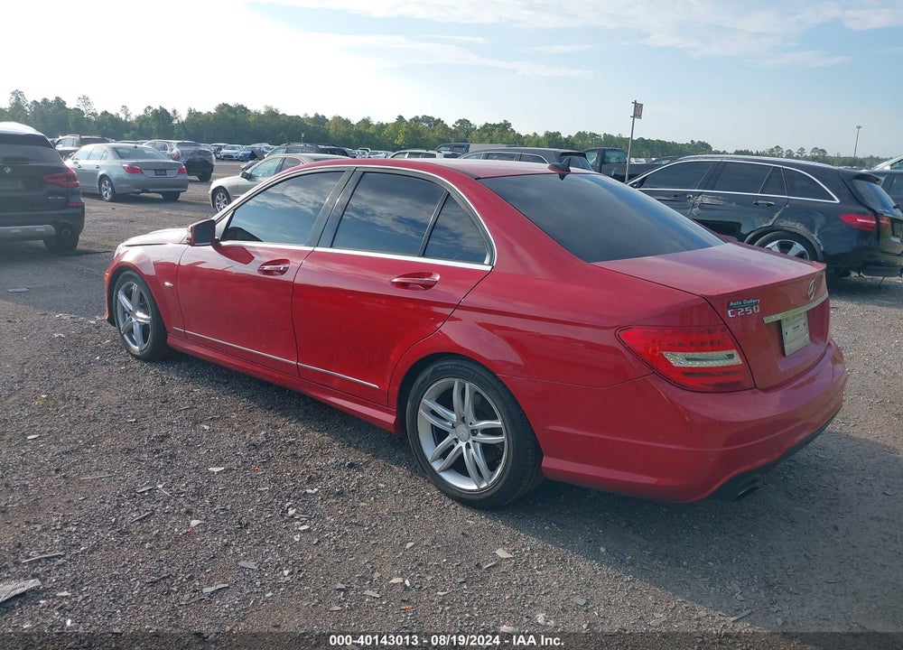 2012 MERCEDES-BENZ C 250 LUXURY/SPORT VIN: WDDGF4HB1CA660661
