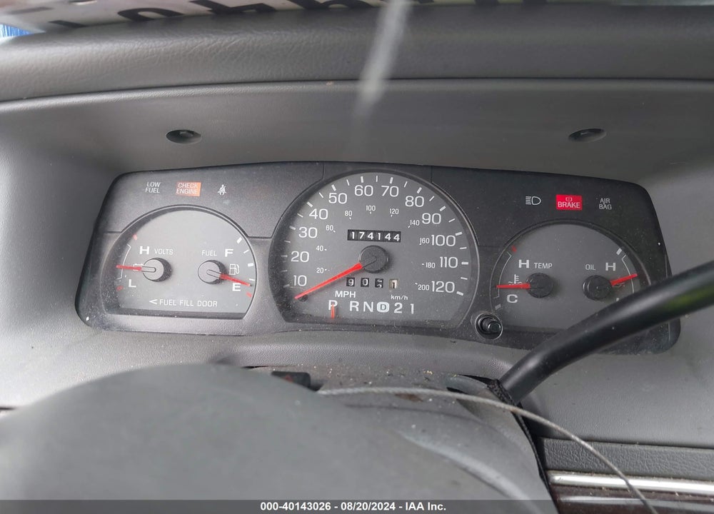 2003 MERCURY GRAND MARQUIS GS VIN: 2MEFM74W93X619237